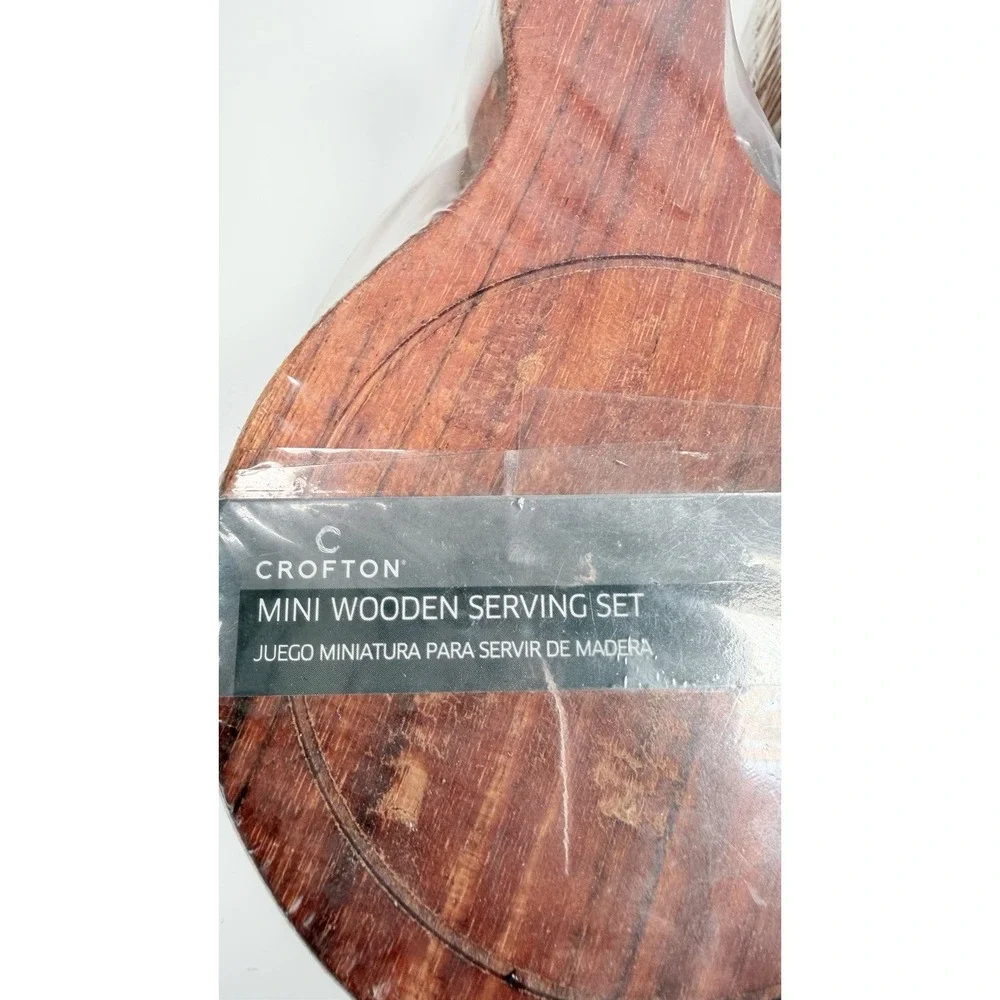2 Sets of 4 Individual Charcuterie Boards. Handles. 2 Different Shapes.